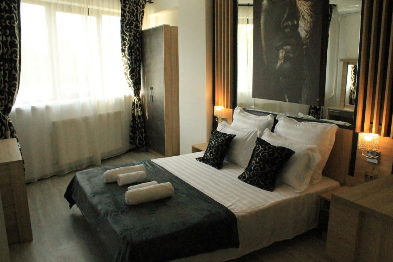 Theline Hotell Bukarest Exteriör bild
