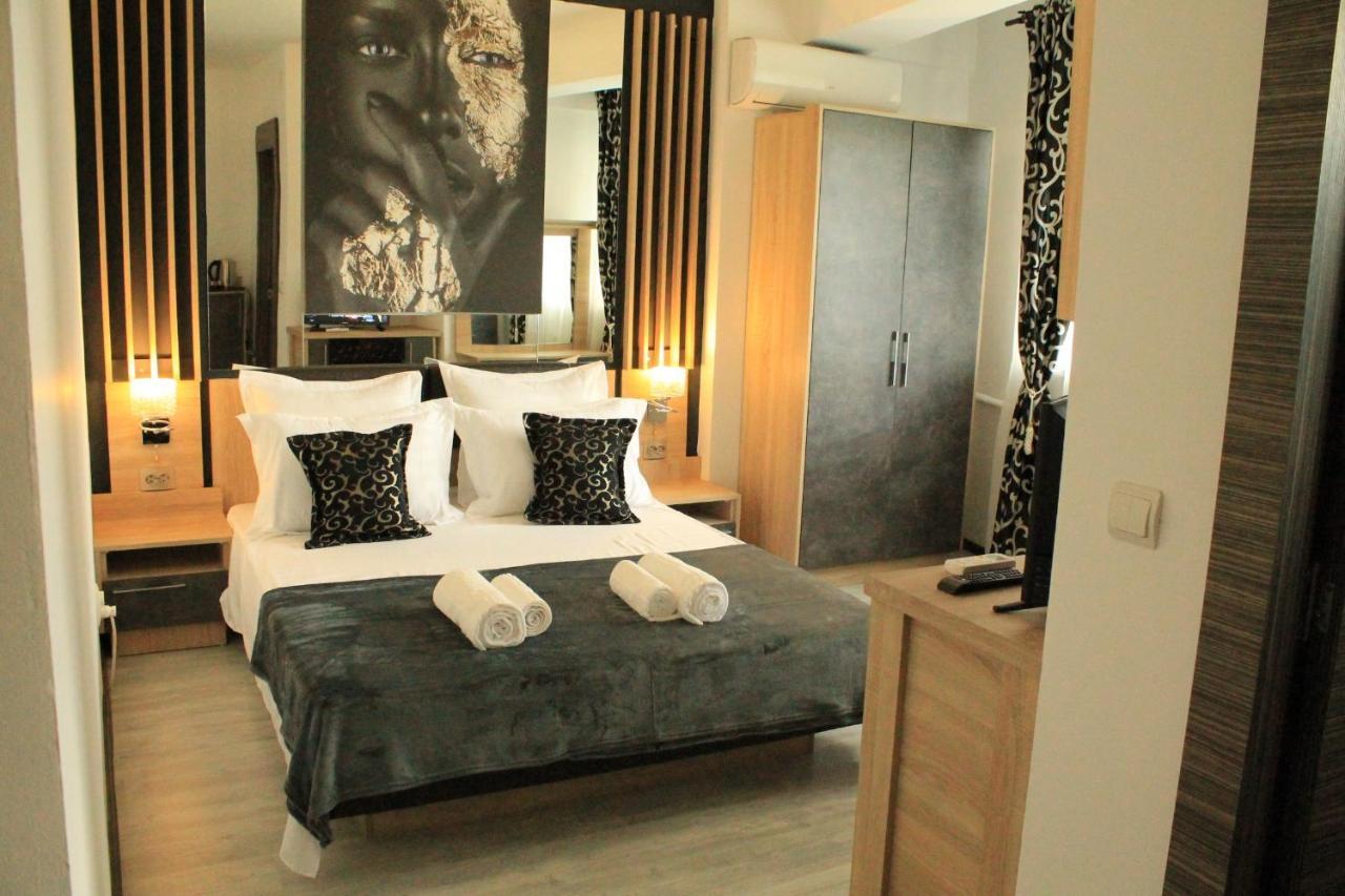 Theline Hotell Bukarest Exteriör bild
