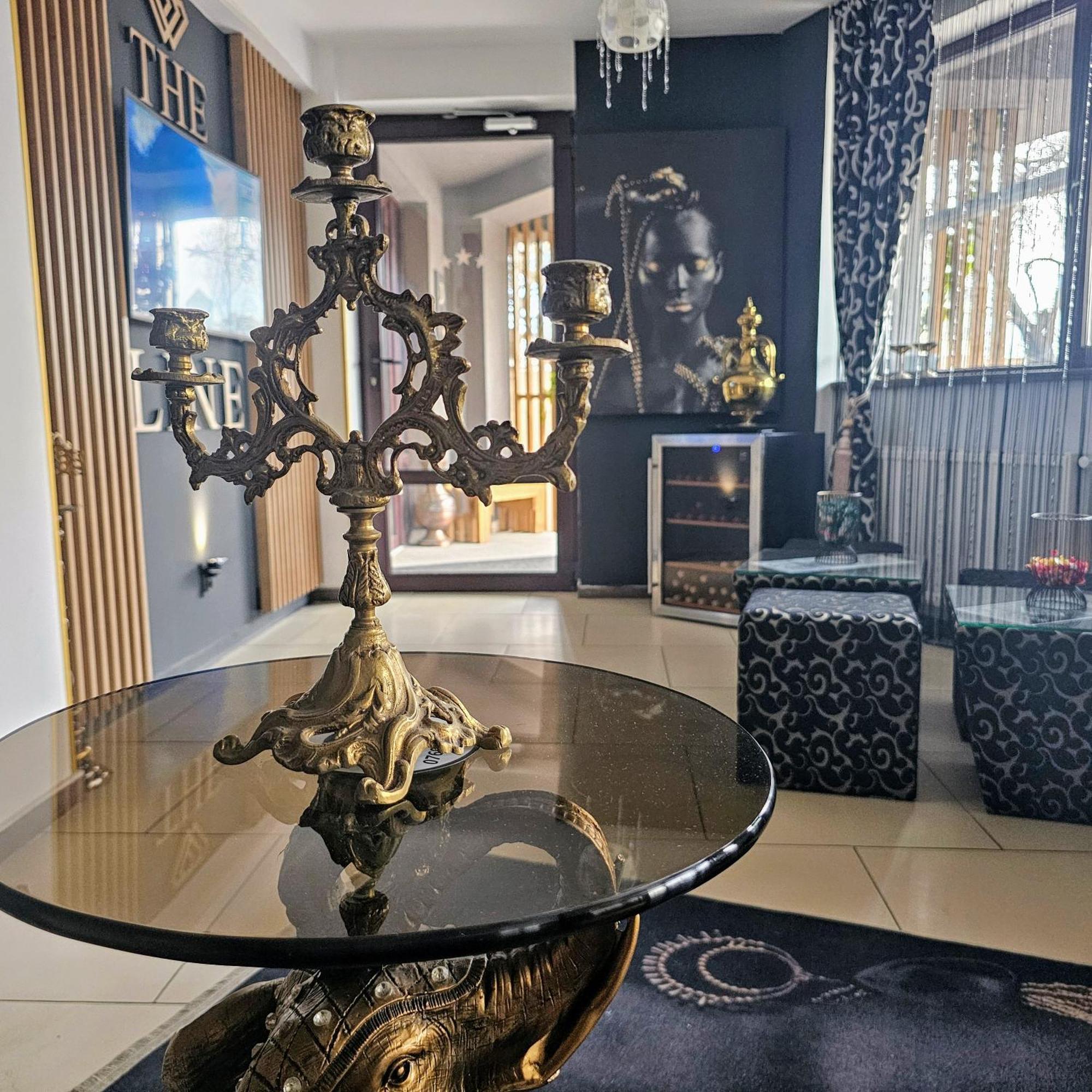 Theline Hotell Bukarest Exteriör bild